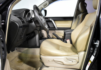 Подержанный автомобиль Toyota Land Cruiser Prado 2011 года (11 фото)