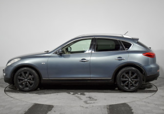 Подержанный автомобиль Infiniti EX 2008 года (8 фото)