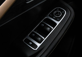 Подержанный автомобиль Omoda C5 2023 года (19 фото)