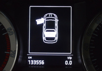 Подержанный автомобиль Skoda Rapid Liftback 2016 года (16 фото)