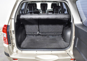 Подержанный автомобиль Suzuki Grand Vitara 2010 года (19 фото)