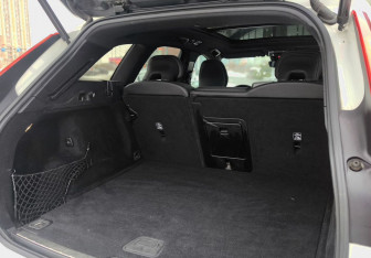 Подержанный автомобиль Volvo XC60 2019 года (15 фото)