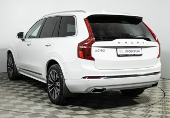 Подержанный автомобиль Volvo XC90 2019 года (7 фото)