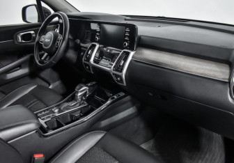 Подержанный автомобиль Kia Sorento 2021 года (12 фото)