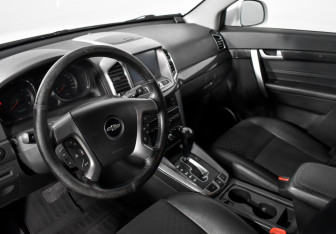 Подержанный автомобиль Chevrolet Captiva 2013 года (9 фото)