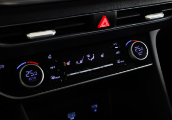 Подержанный автомобиль Hyundai Sonata 2022 года (17 фото)