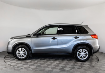 Подержанный автомобиль Suzuki Vitara 2015 года (8 фото)