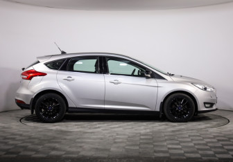 Подержанный автомобиль Ford Focus Hatchback 2019 года (4 фото)