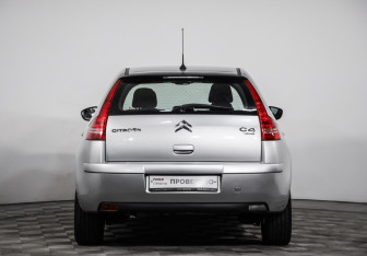 Подержанный автомобиль Citroen C4 Hatchback 2011 года (6 фото)