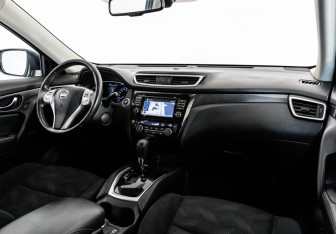 Подержанный автомобиль Nissan X-Trail 2015 года (9 фото)