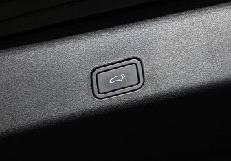 Подержанный автомобиль Geely Monjaro 2023 года (29 фото)