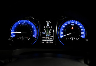 Подержанный автомобиль Toyota Camry Sedan 2015 года (19 фото)