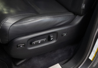 Подержанный автомобиль Lexus LX 2014 года (24 фото)