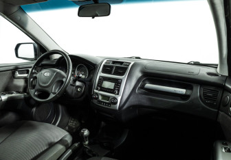 Подержанный автомобиль Kia Sportage 2010 года (9 фото)