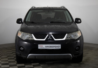 Подержанный автомобиль Mitsubishi Outlander 2006 года (9 фото)