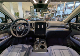 Новый Hongqi HS3 2025 (10 фото)