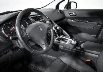 Подержанный автомобиль Peugeot 3008 2014 года (8 фото)