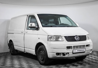 Подержанный автомобиль Volkswagen Transporter Van 2009 года (3 фото)