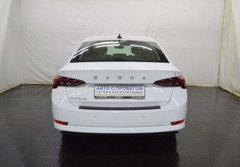 Подержанный автомобиль Skoda Octavia Liftback 2020 года (6 фото)