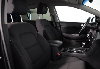 Подержанный автомобиль Kia Sportage 2018 года (17 фото)