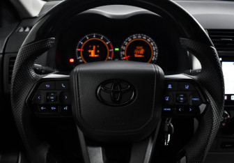 Подержанный автомобиль Toyota Corolla Sedan 2012 года (16 фото)