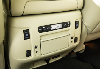 Подержанный автомобиль Infiniti QX80 2018 года (30 фото)