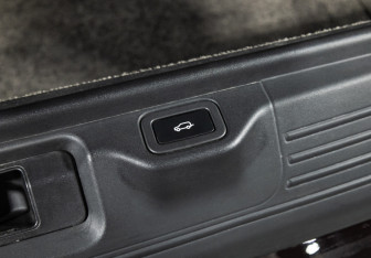 Подержанный автомобиль Land Rover Range Rover 2021 года (27 фото)