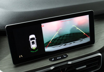 Подержанный автомобиль Geely Coolray 2023 года (16 фото)