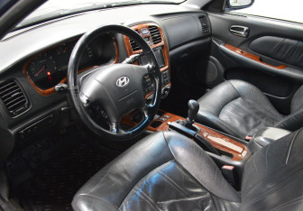 Подержанный автомобиль Hyundai Sonata 2006 года (9 фото)