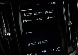 Подержанный автомобиль Volvo S60 2019 года (15 фото)