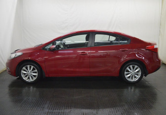 Подержанный автомобиль Kia Cerato Sedan 2014 года (8 фото)