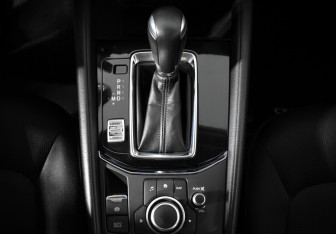 Подержанный автомобиль Mazda CX-5 2020 года (10 фото)