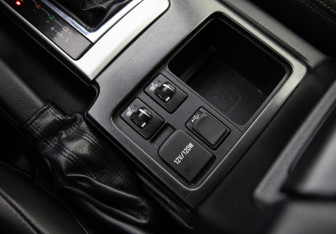 Подержанный автомобиль Toyota Land Cruiser Prado 2013 года (17 фото)