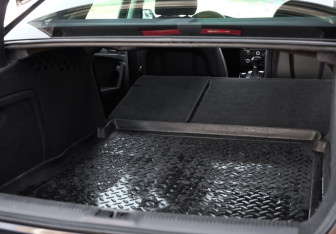 Подержанный автомобиль Audi A4 Sedan 2013 года (26 фото)