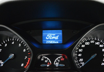 Подержанный автомобиль Ford Focus Hatchback 2012 года (13 фото)