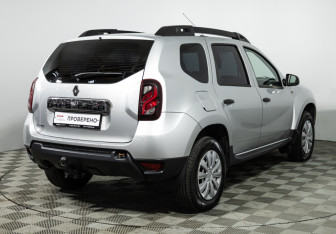Подержанный автомобиль Renault Duster 2015 года (5 фото)