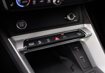 Подержанный автомобиль Audi Q3 2020 года (20 фото)