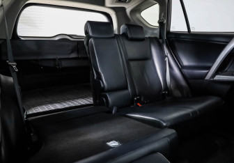 Подержанный автомобиль Toyota RAV4 2017 года (25 фото)