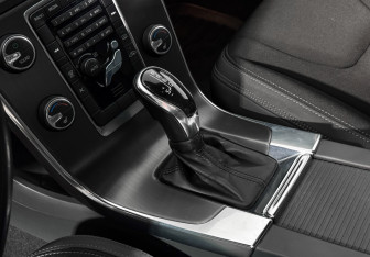 Подержанный автомобиль Volvo S60 2013 года (11 фото)