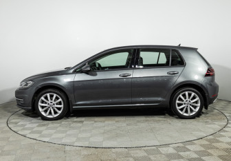 Подержанный автомобиль Volkswagen Golf Hatchback 2018 года (8 фото)