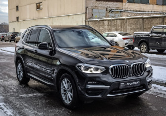 Подержанный автомобиль BMW X3 2020 года (4 фото)