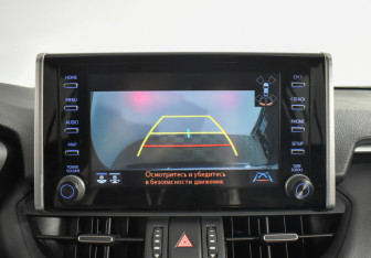 Подержанный автомобиль Toyota RAV4 2019 года (17 фото)
