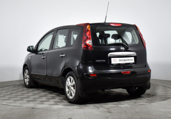 Подержанный автомобиль Nissan Note 2011 года (7 фото)