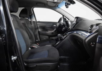 Подержанный автомобиль Chevrolet Orlando 2013 года (18 фото)