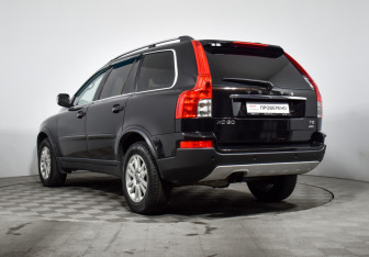 Подержанный автомобиль Volvo XC90 2011 года (7 фото)