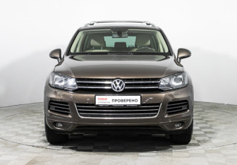 Подержанный автомобиль Volkswagen Touareg 2012 года (2 фото)