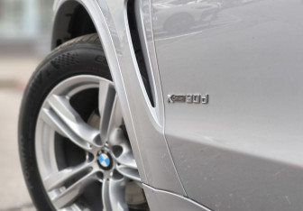 Подержанный автомобиль BMW X5 2016 года (8 фото)