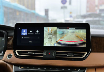 Подержанный автомобиль Hongqi HQ9 2022 года (16 фото)