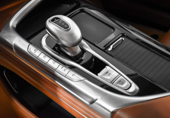 Подержанный автомобиль Voyah Free 2022 года (11 фото)