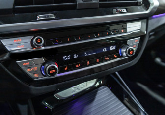 Подержанный автомобиль BMW X3 2020 года (25 фото)